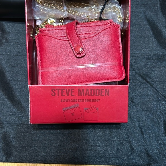 Steve Madden Red Card Case Crossbody - Picture 2 of 8